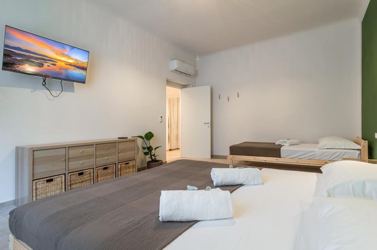 Lovely Oasi X7 - Near Station Apartment
